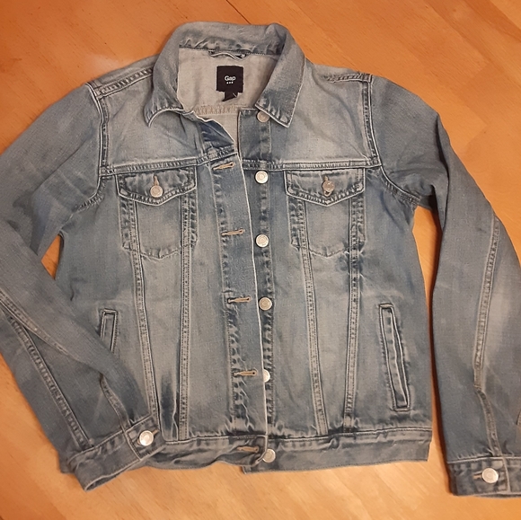 GAP JEAN JACKET LIGHT WASH 2017 DISTRESSED BUTTON UP DENIM WOMENS SIZE MEDIUM. - Picture 3 of 14